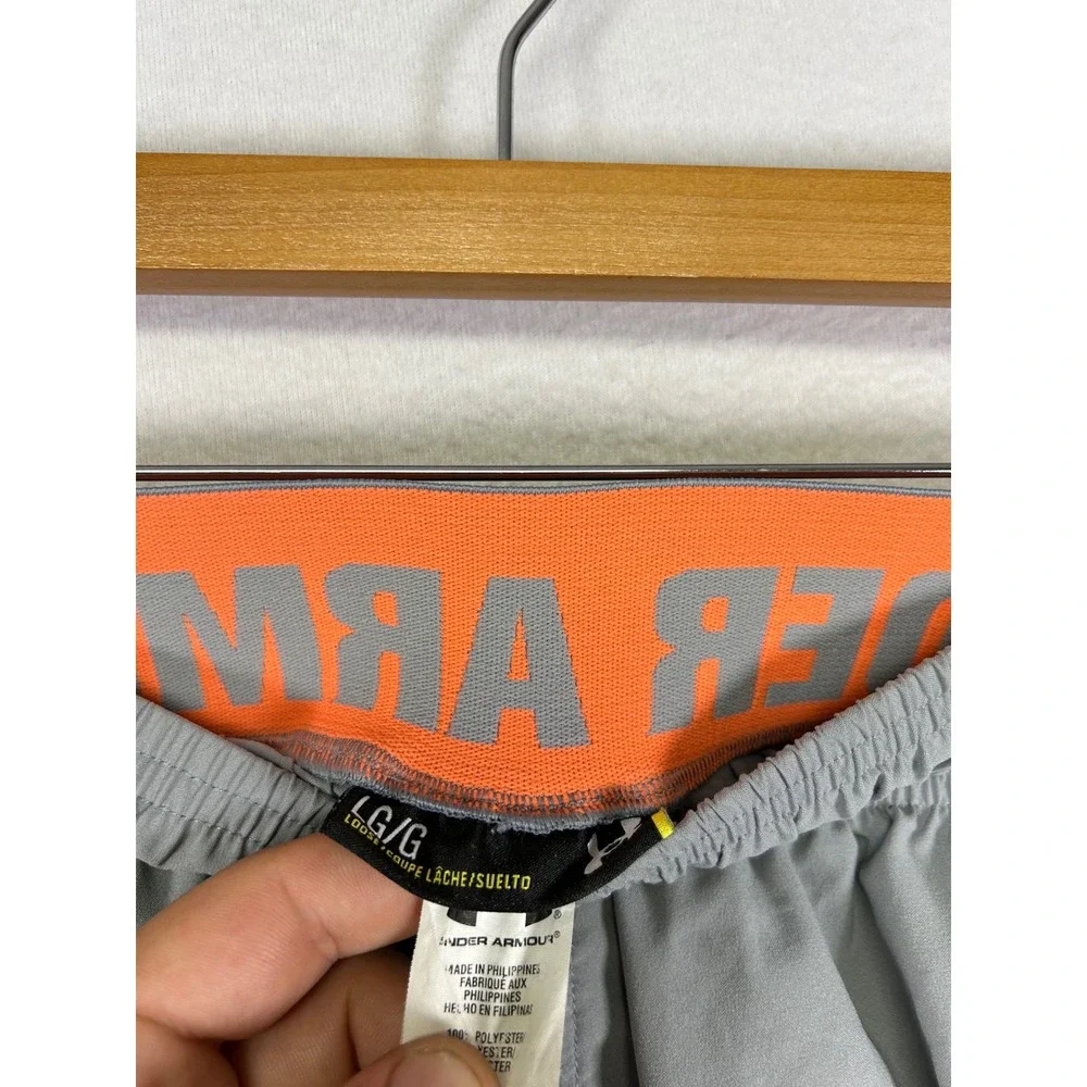 Athletic Under Armour‎ Mens Large Gray Orange Loose Fit Gym Training Shorts